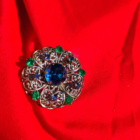 Vintage Blue & Green Rhinestone Silver Tone Hearts Flower Brooch Pin. 1.5" - Picture 5 of 7